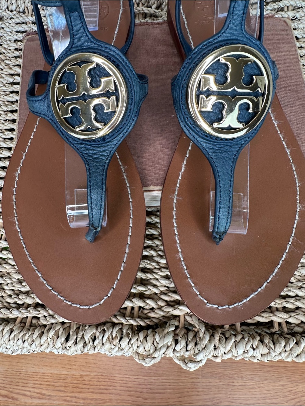 Tory Burch Leticia Logo Leather Ankle Strap Thong Sandal Navy Sz 8.5 - Picture 4 of 15